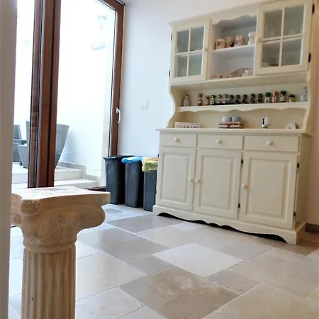 Regina Viarum Apartment, Historic Centre Holiday home Brindisi