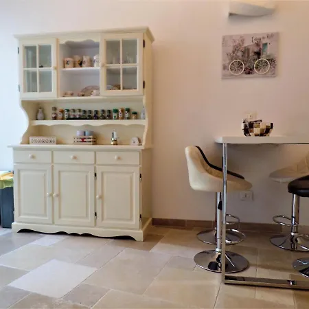 Regina Viarum Apartment, Historic Centre Holiday home Brindisi