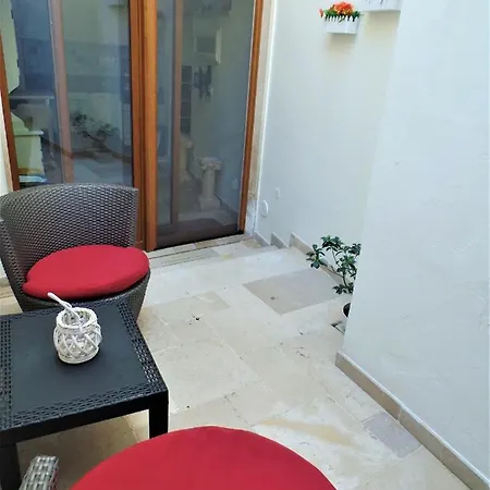 Holiday home Regina Viarum Apartment, Historic Centre