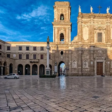 Regina Viarum Apartment, Historic Centre Holiday home Brindisi