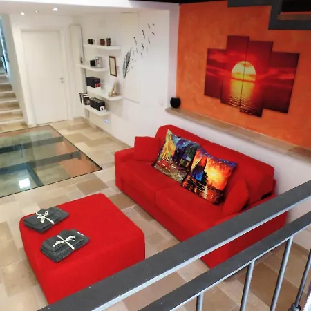 Regina Viarum Apartment, Historic Centre Holiday home Brindisi